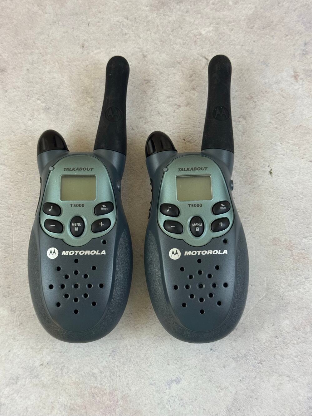 Set of 2 Motorola Talkabout T5000 22-Channel 2-Way Radio Tested Working